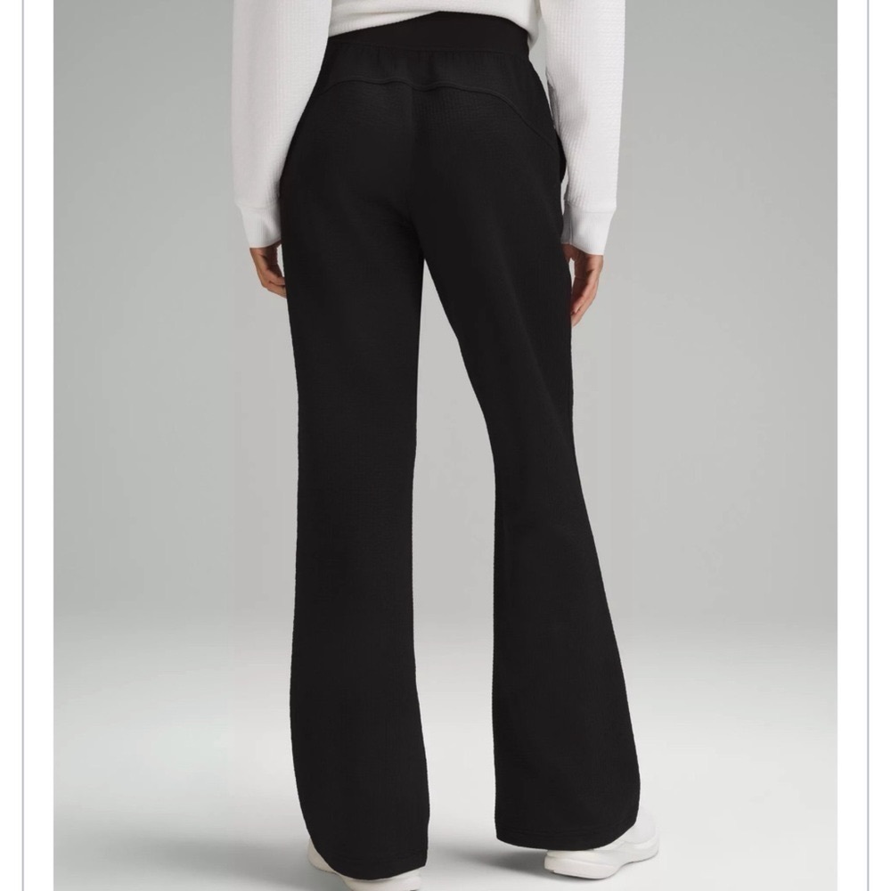 Lululemon Textured High Rise Flared Track Pant 12 NWT - Picture 3 of 11